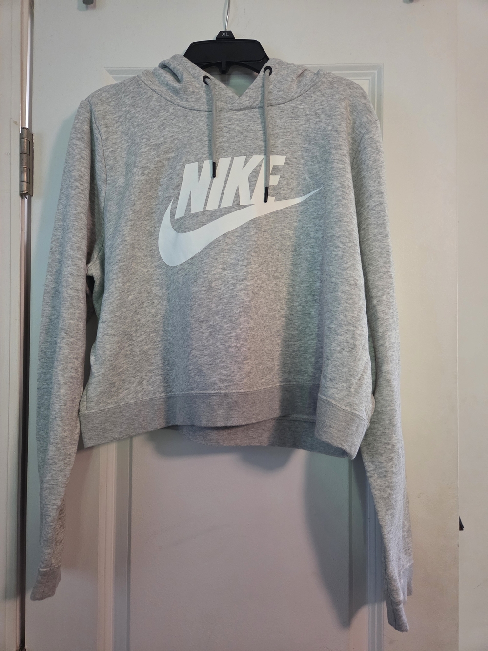 Nike Heather Gray Cropped Logo Pullover Hoodie & Pants Set